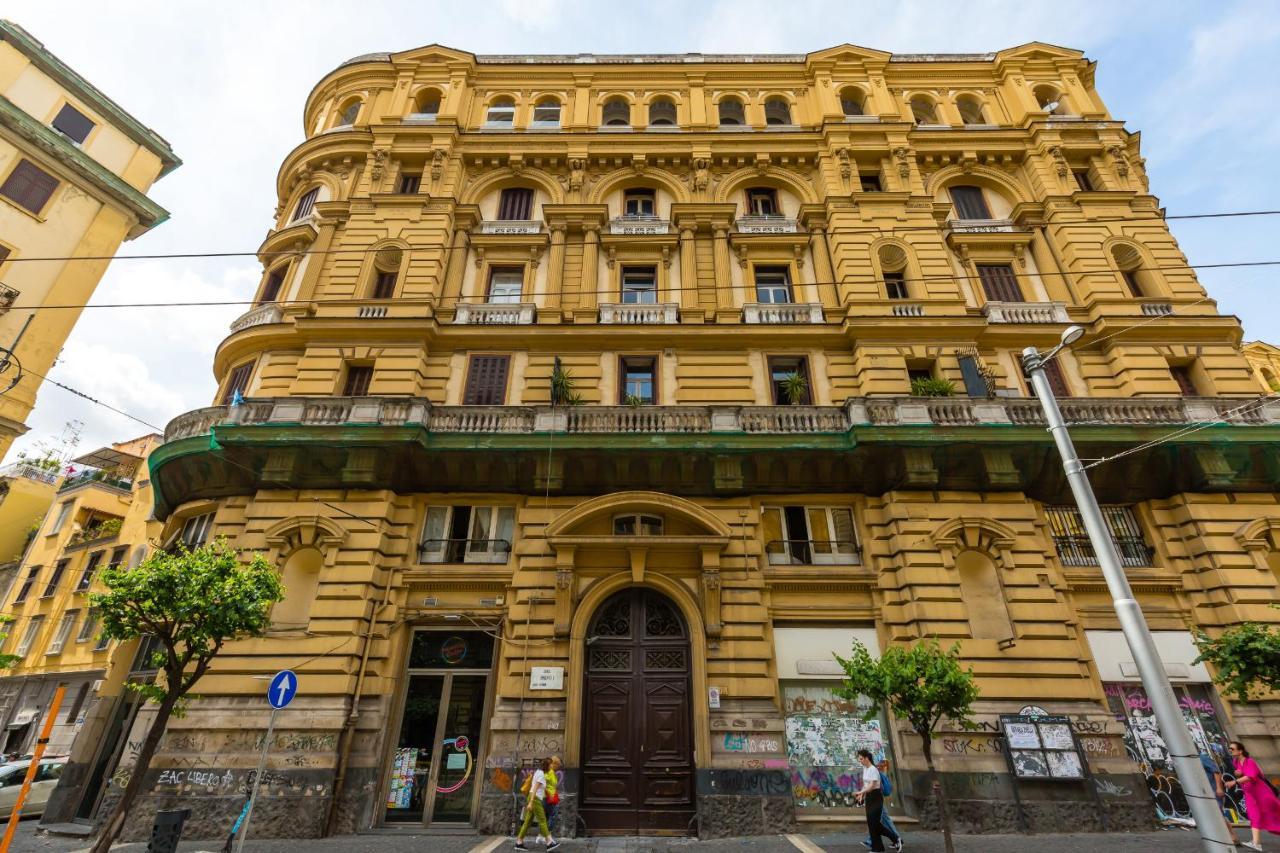 Rettifilo Family Apartment By Wonderful Italy Napoli Esterno foto