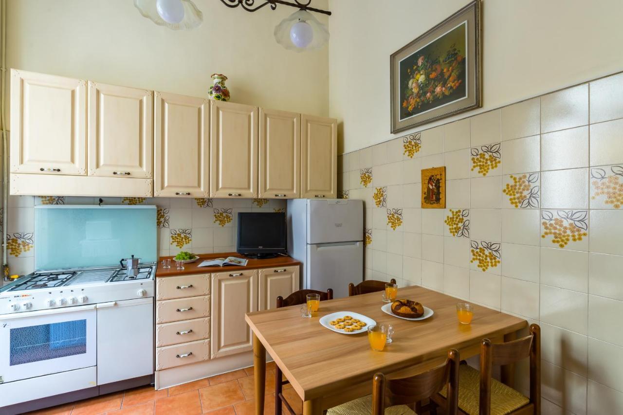 Rettifilo Family Apartment By Wonderful Italy Napoli Esterno foto