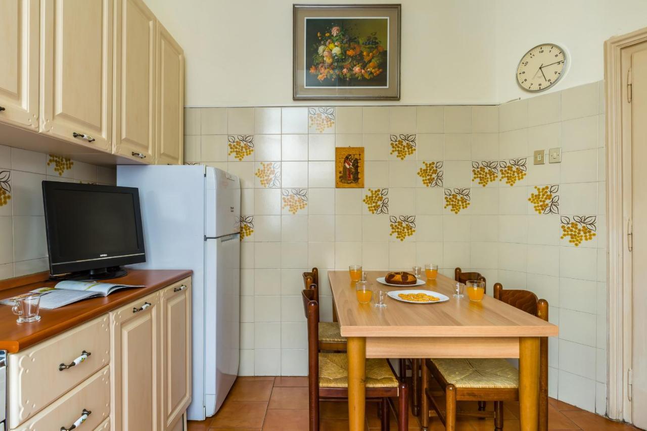 Rettifilo Family Apartment By Wonderful Italy Napoli Esterno foto
